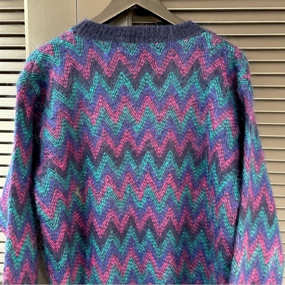 Vintage Karen Scott Mohair Blend Geometric ZigZag Chevron Sweater, Size Medium - Picture 10 of 13
